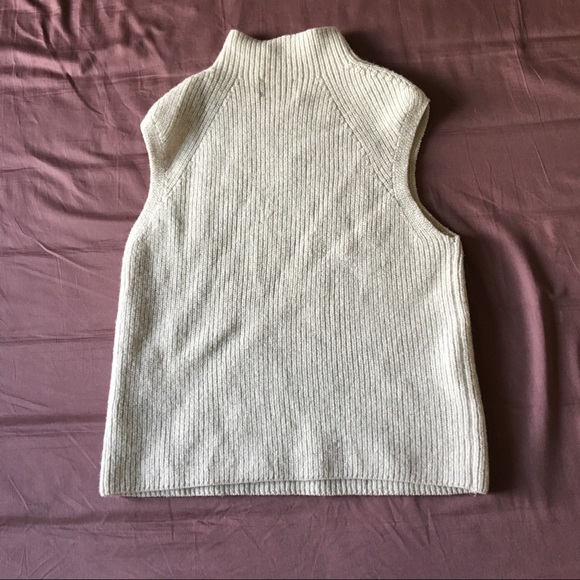 Sweater - Picture 4 of 4